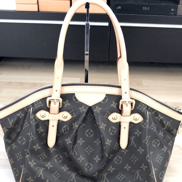 W/Receipt 🌼🌼 RETIRED 🌼🌼 Louis Vuitton Tivoli GM - Picture 3 of 16